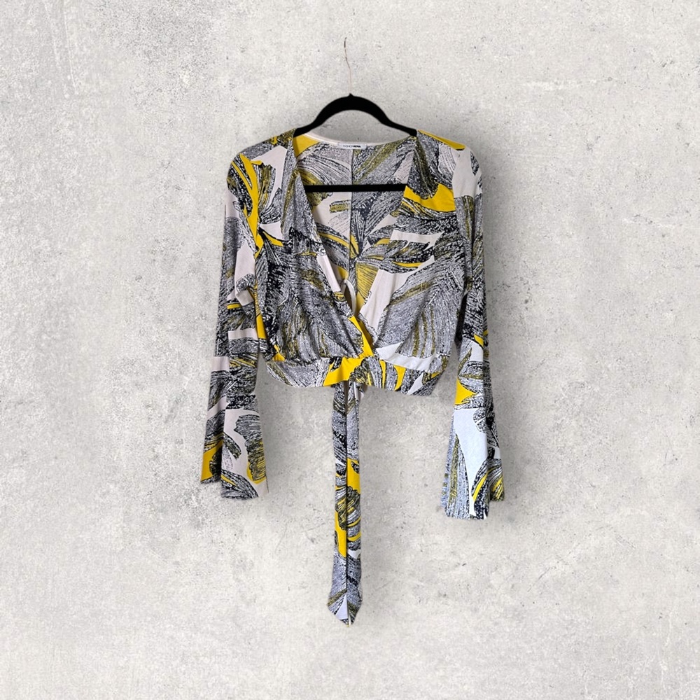 Fashion Nova tropical leaf pattern bell sleeve crop top